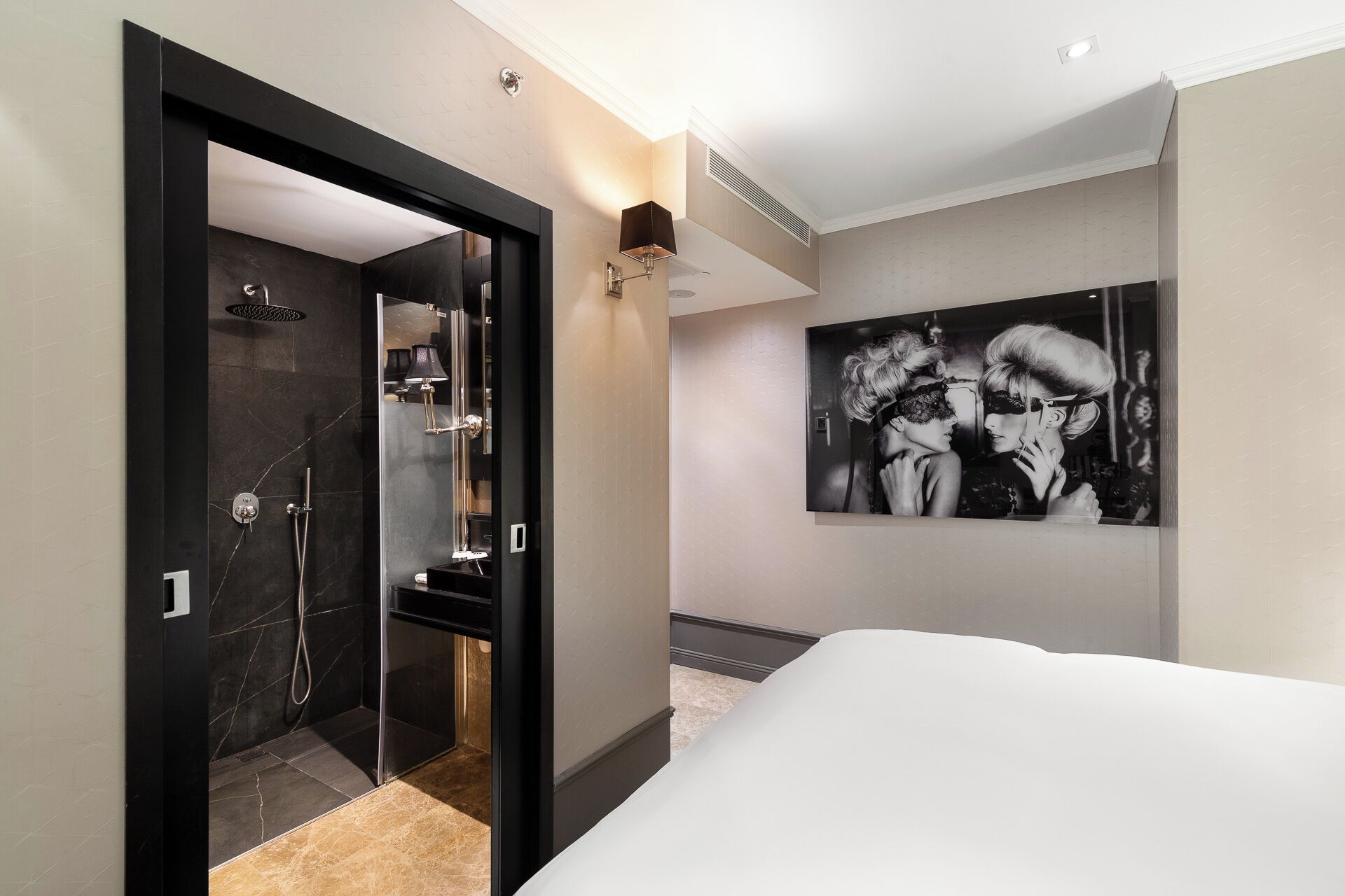 1 bedroom, egyptian cotton sheets, premium bedding, down duvets