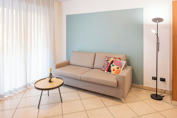 Taormina Suite Dependance | 起居区 | 32-英寸电视(配备卫星频道)