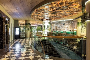 Lobby-Lounge