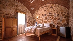 Superior Room | Bed sheets - Roots (El Quseir)