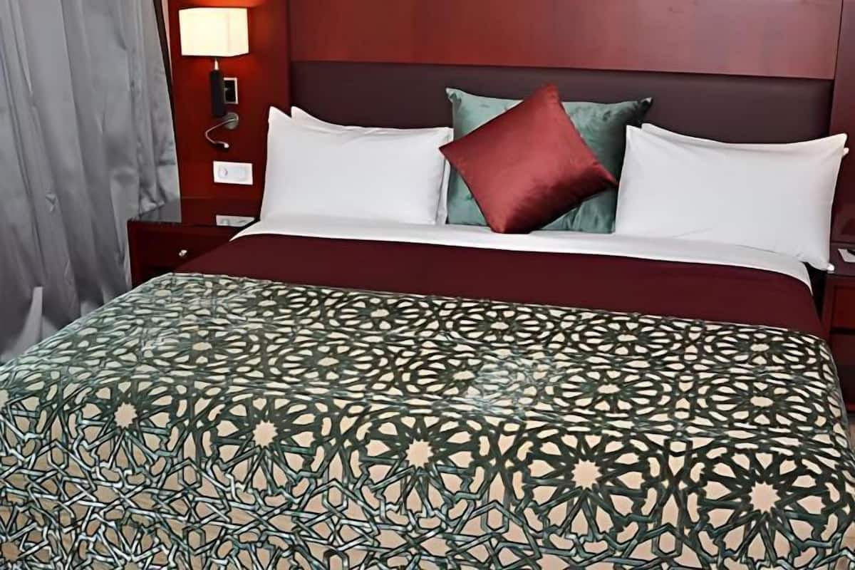 Minibar, in-room safe, desk, blackout drapes