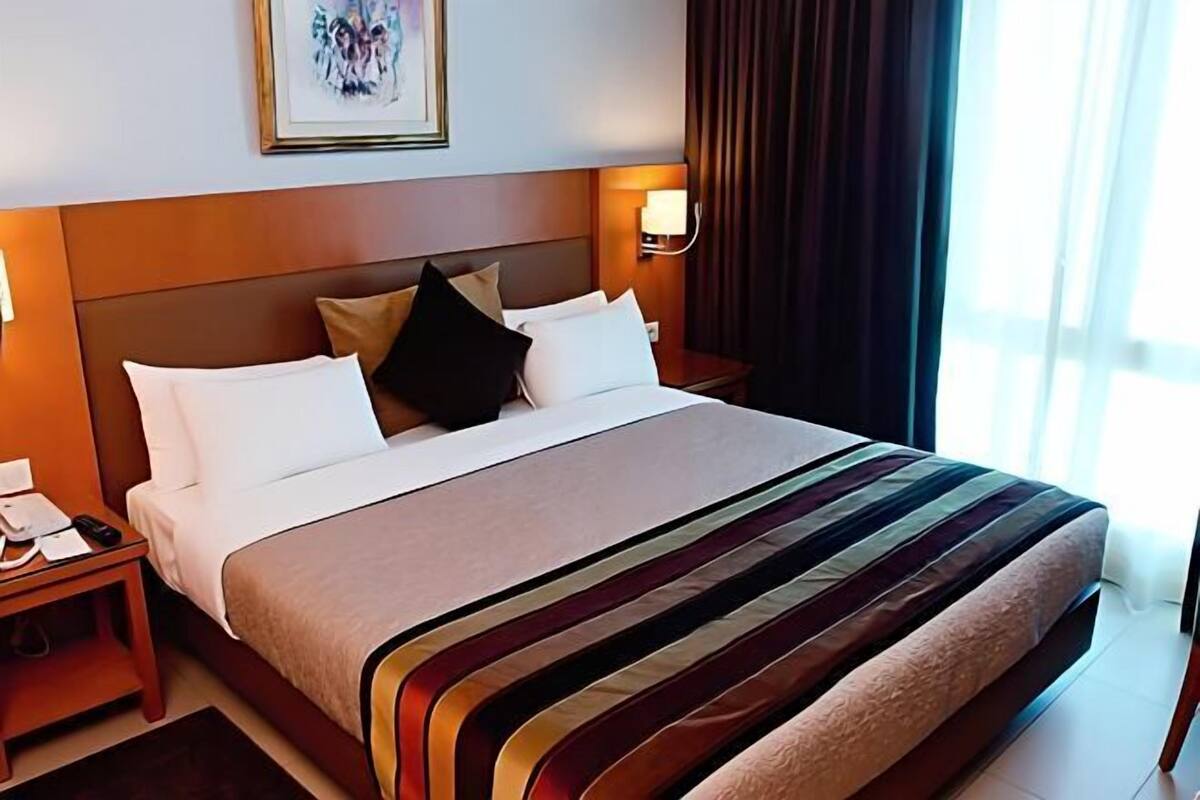 Minibar, in-room safe, desk, blackout curtains