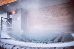 Piscine couverte, piscine extérieure