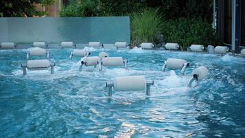 Piscina coperta, piscina all'aperto