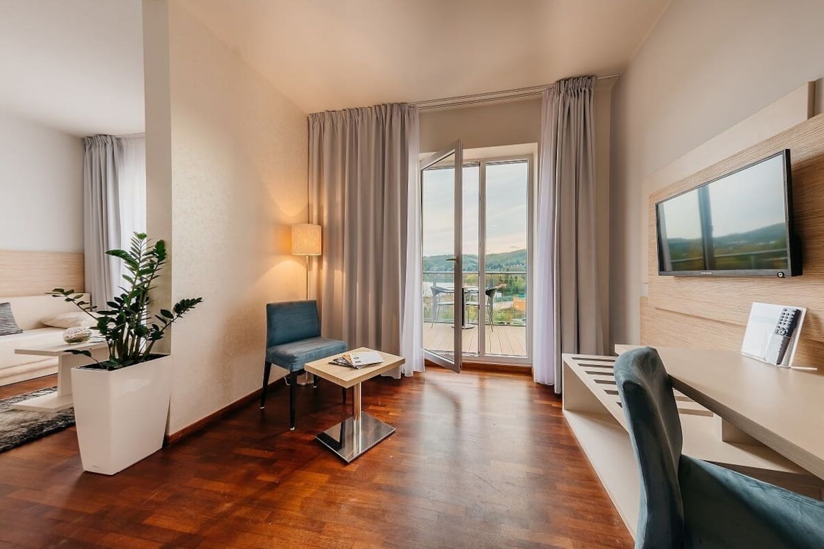 suite | 1 bedroom, hypo-allergenic bedding, minibar, in-room safe