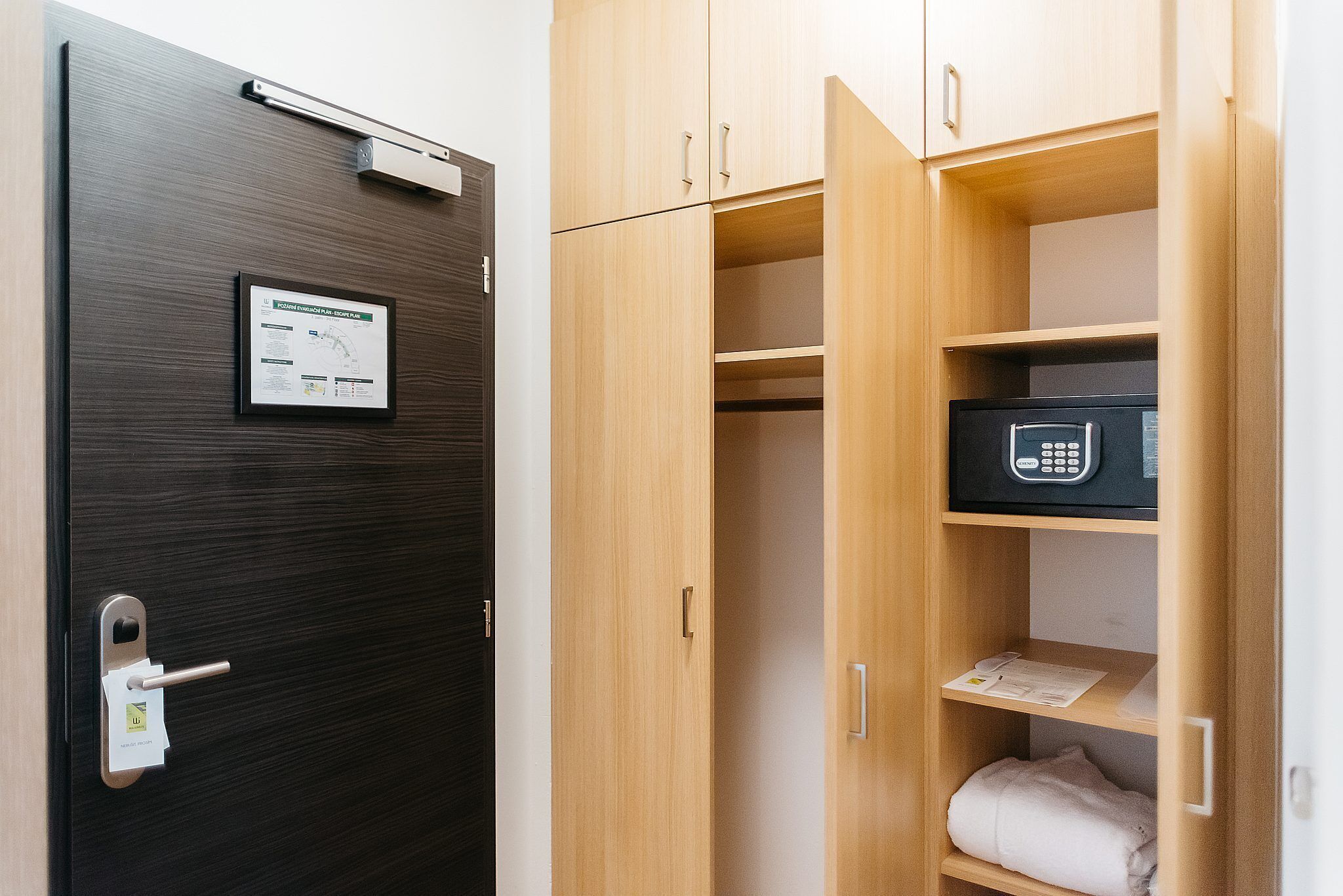 1 bedroom, hypo-allergenic bedding, minibar, in-room safe