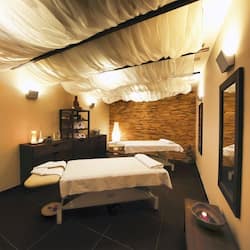 Espace de soins pour les couples, sauna, bain à remous, hammam