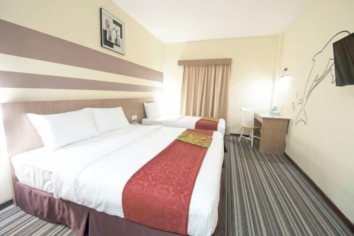1 bedroom, in-room safe, desk, laptop workspace
