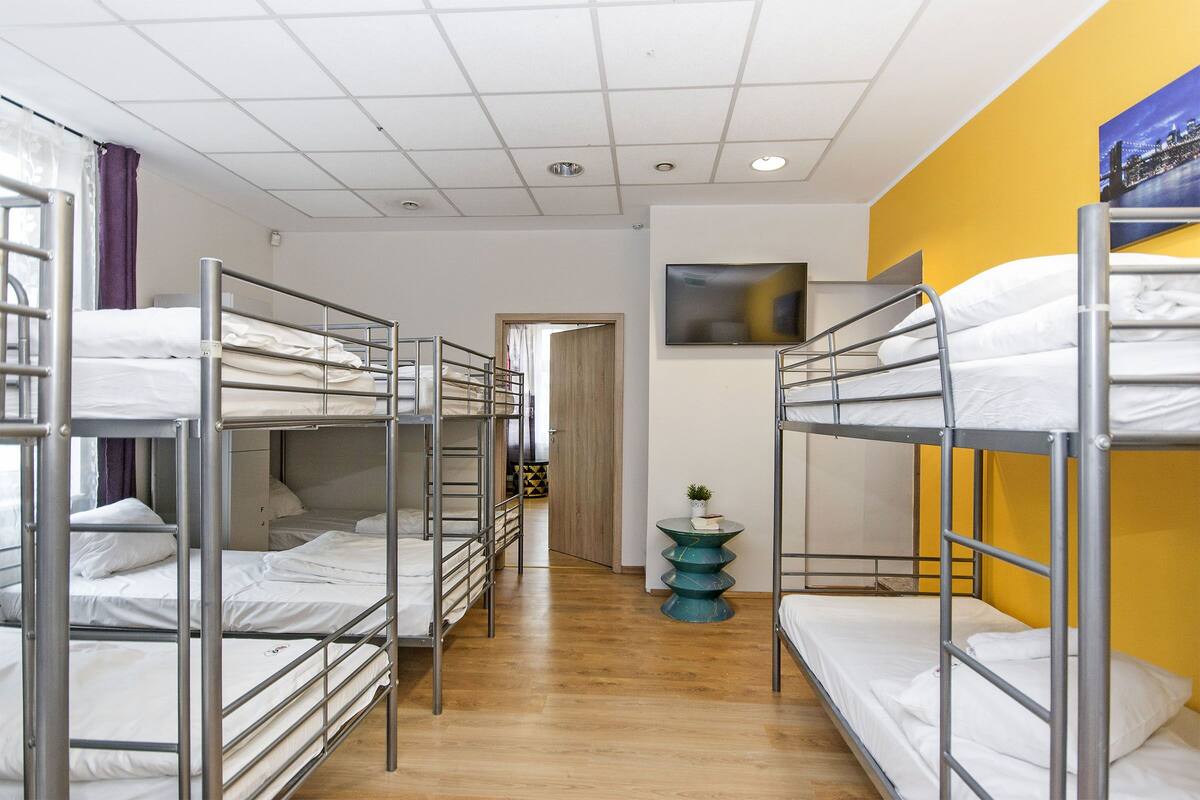 Premium bedding, soundproofing, free WiFi