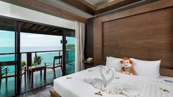 Frigobar, cofres nos quartos, escrivaninha, berços grátis