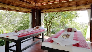 Salle de soins pour les couples, sauna, spa, soins du corps
