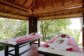 Couples treatment rooms, sauna, hot tub, body treatments, mud baths