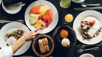 Free daily cooked-to-order breakfast