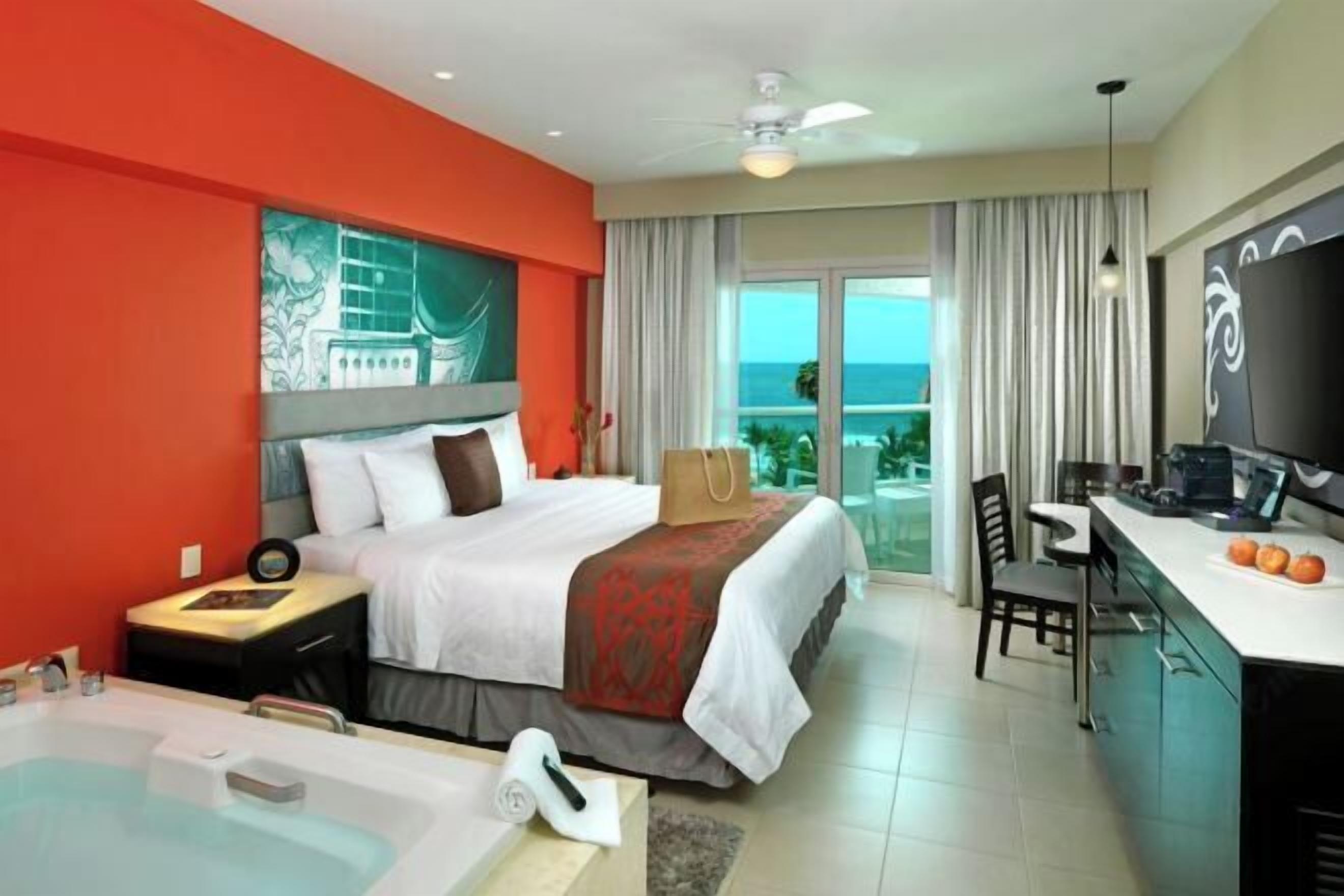 Egyptian cotton sheets, premium bedding, down duvets, free minibar