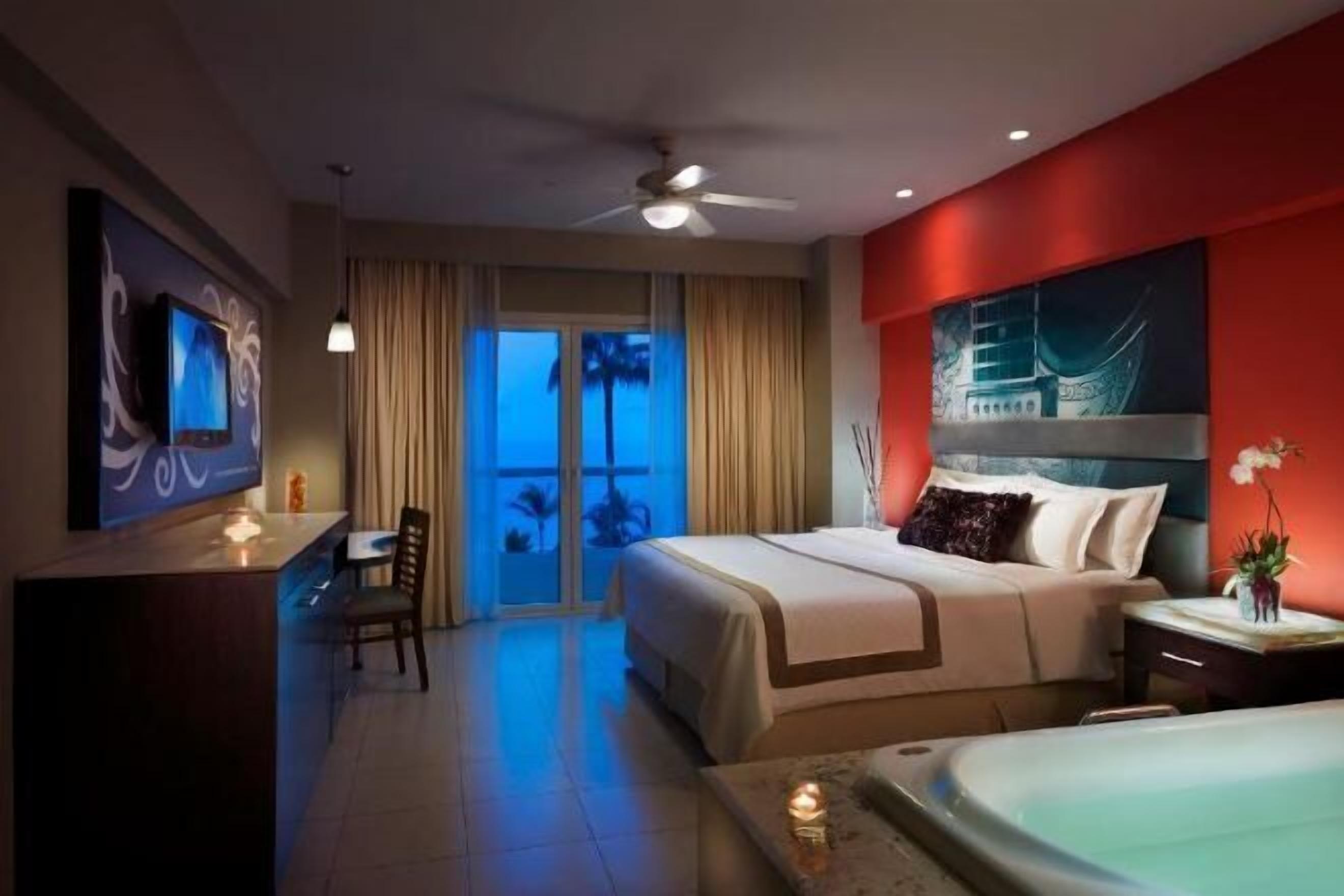 Egyptian cotton sheets, premium bedding, down duvets, free minibar