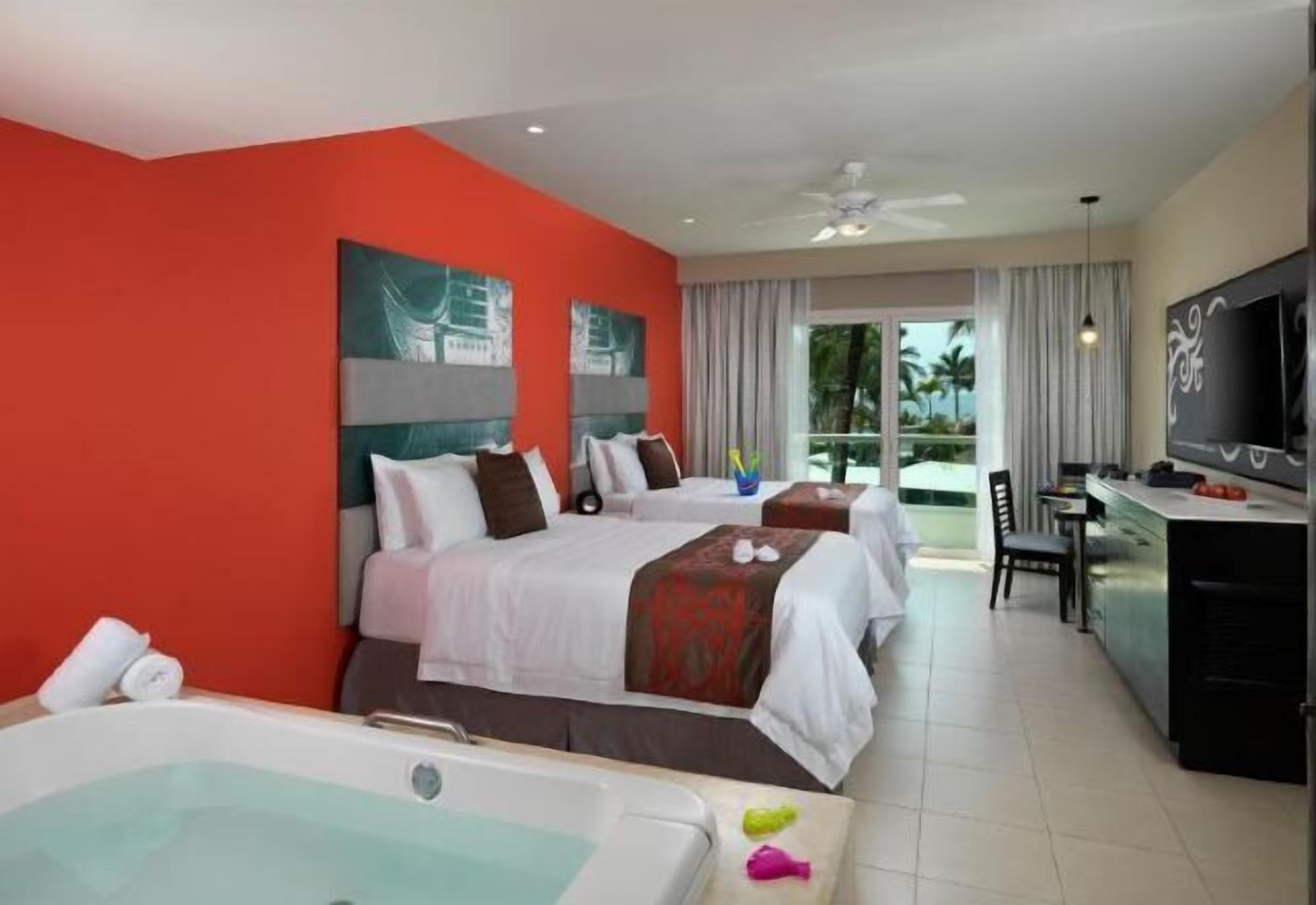 Egyptian cotton sheets, premium bedding, down duvets, free minibar