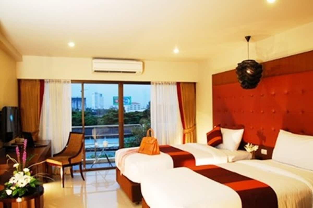 Deluxe Twin | Premium bedding, pillowtop beds, minibar, in-room safe