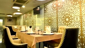 Breakfast, lunch and dinner served  - Ziniza The Boutique Service Apartment (Bangkok)