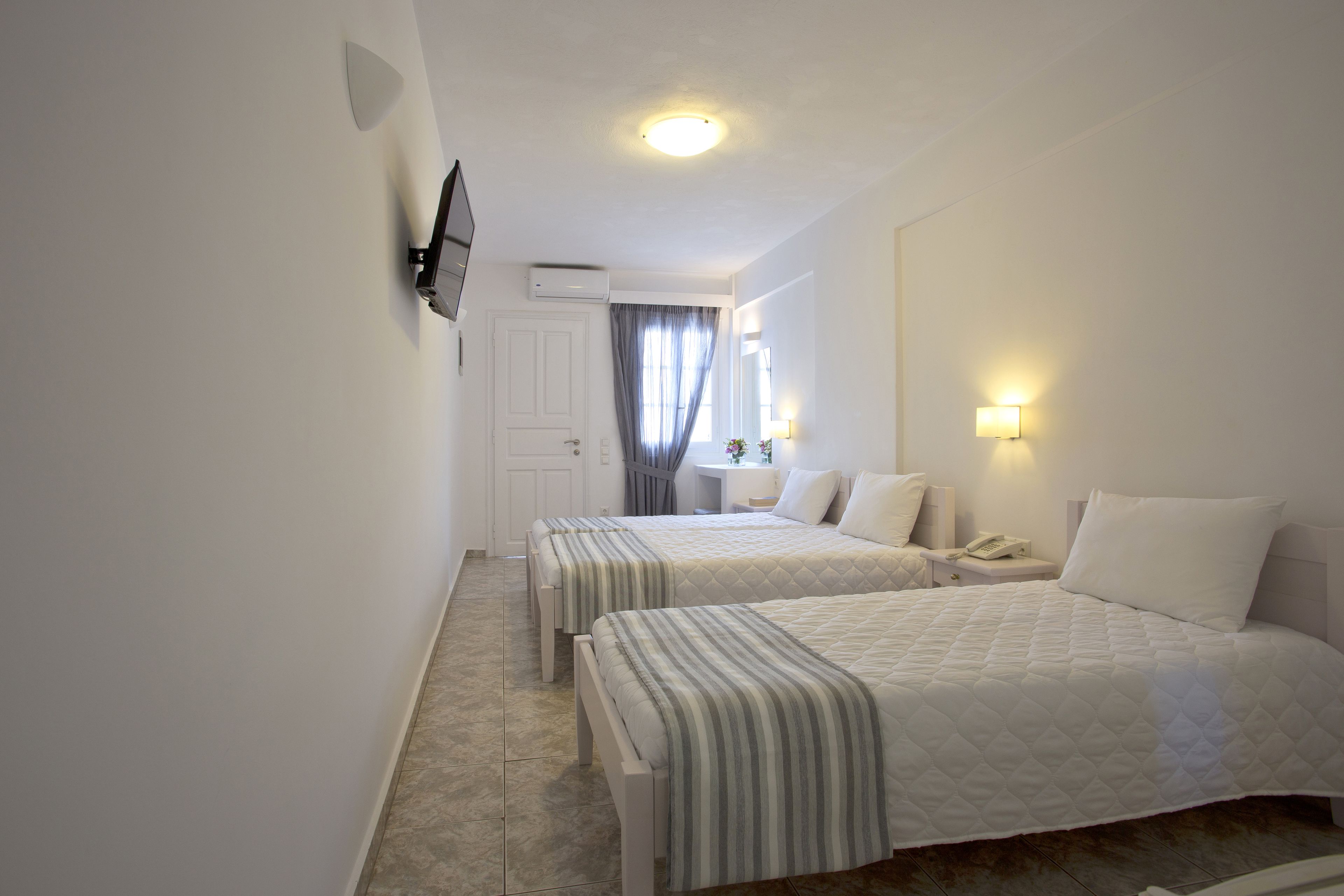 standard triple room | free wifi, bed sheets