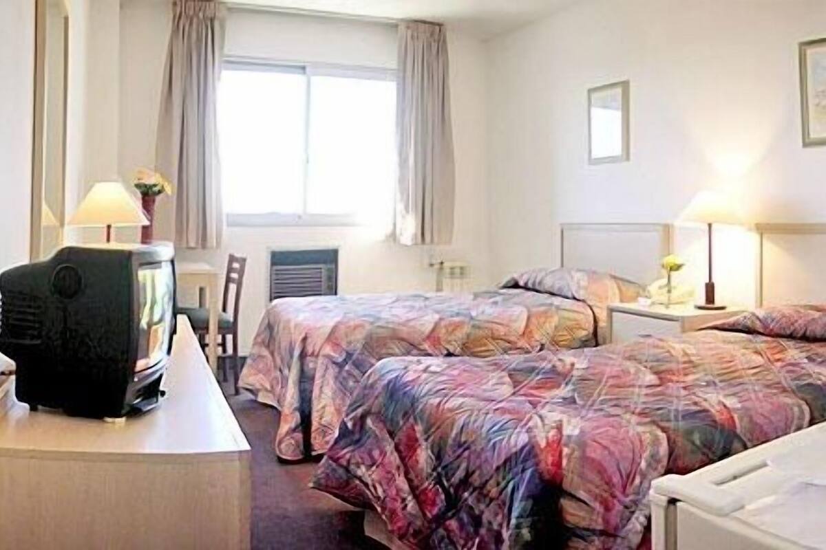 Premium bedding, pillowtop beds, minibar, in-room safe