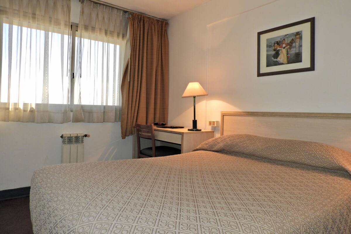 Single Room | Premium bedding, pillowtop beds, minibar, in-room safe