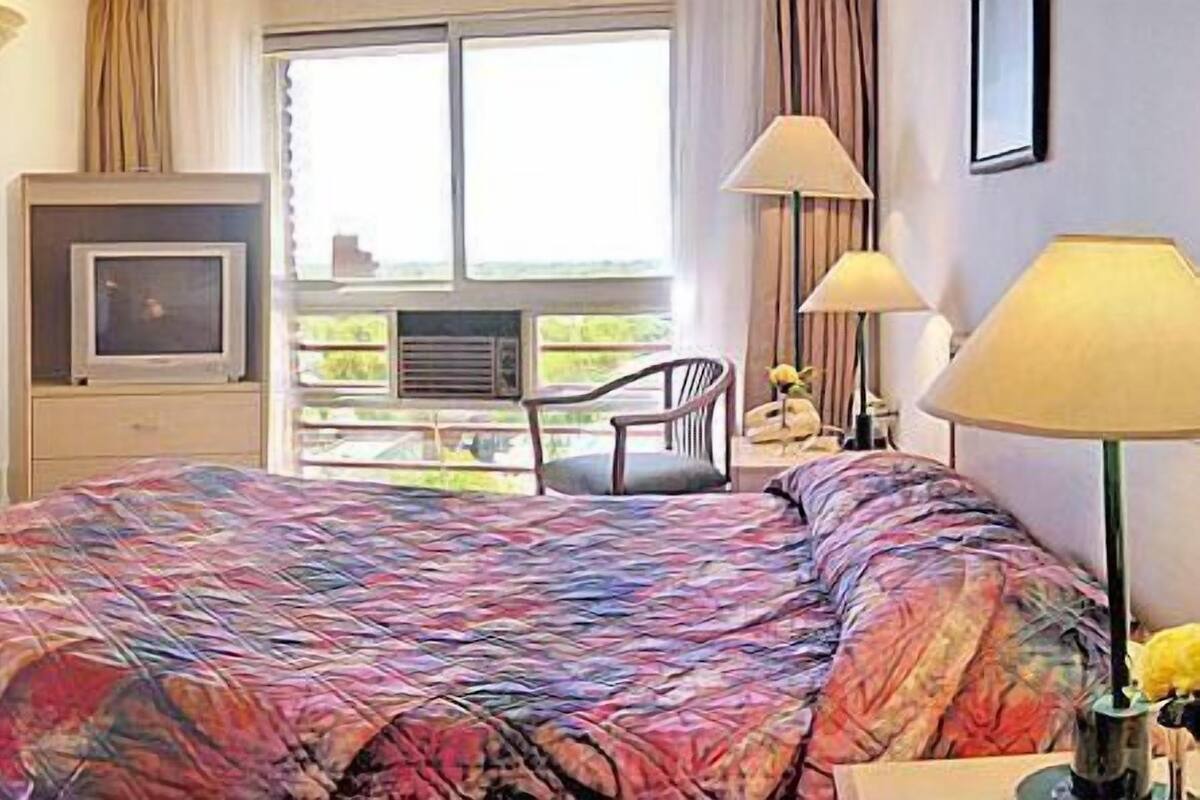 Premium bedding, pillowtop beds, minibar, in-room safe
