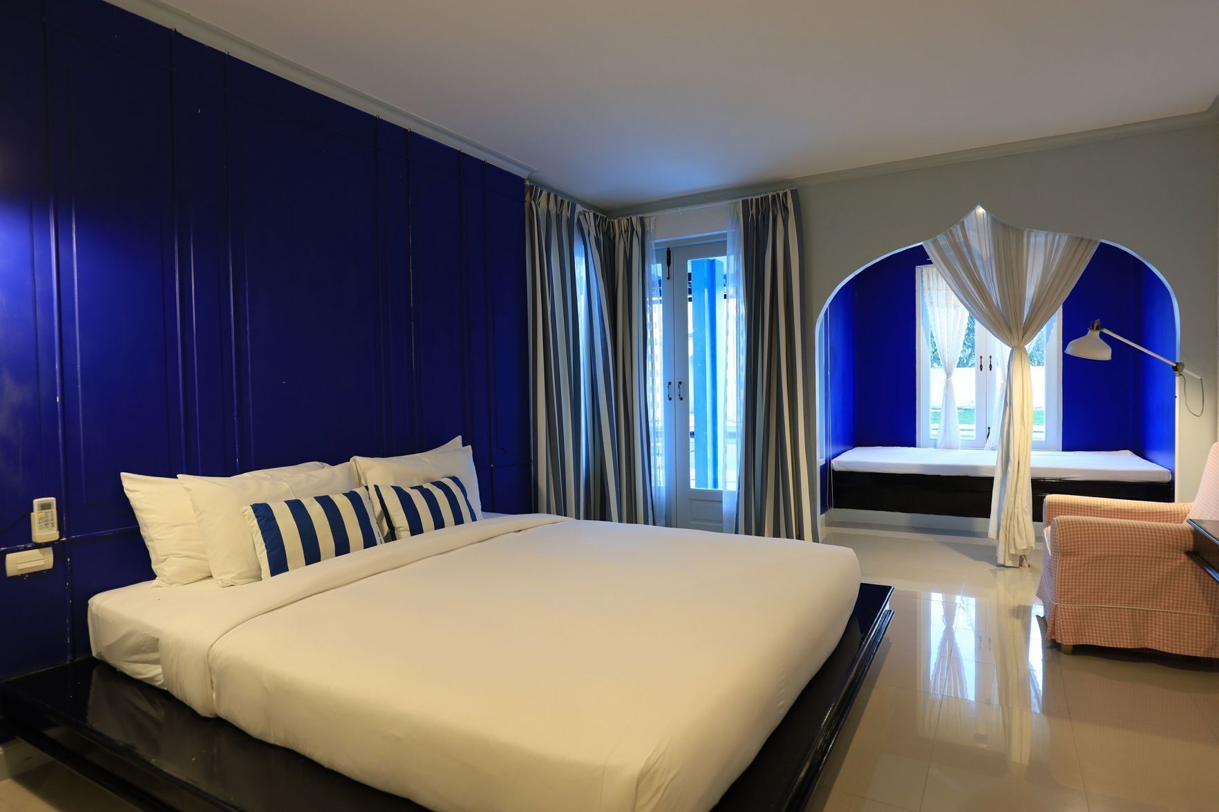 1 bedroom, premium bedding, down comforters, Select Comfort beds