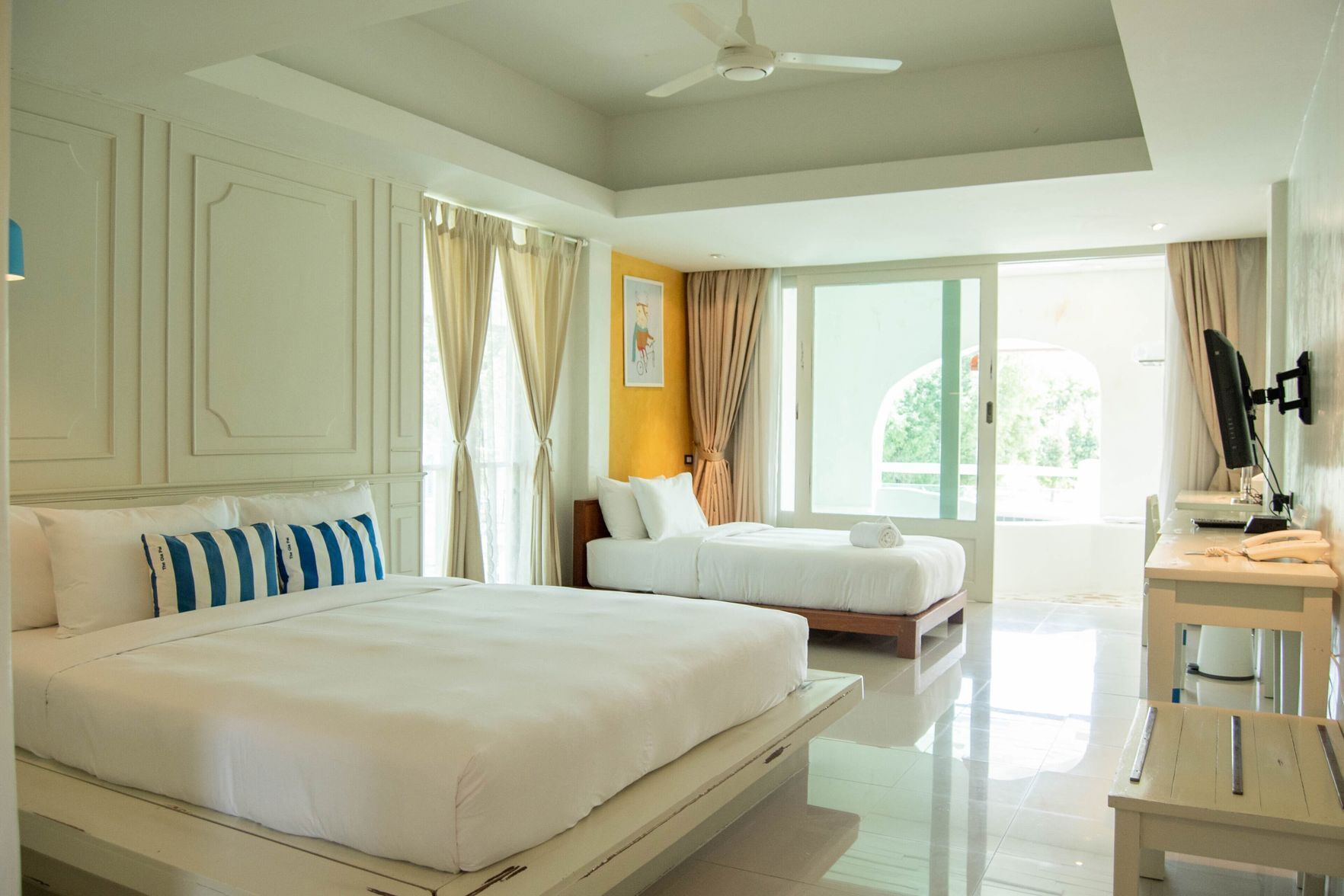 1 bedroom, premium bedding, down comforters, Select Comfort beds