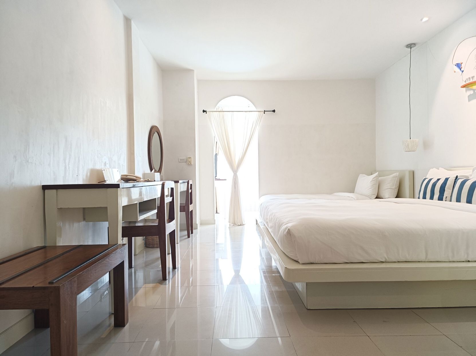 1 bedroom, premium bedding, down comforters, Select Comfort beds