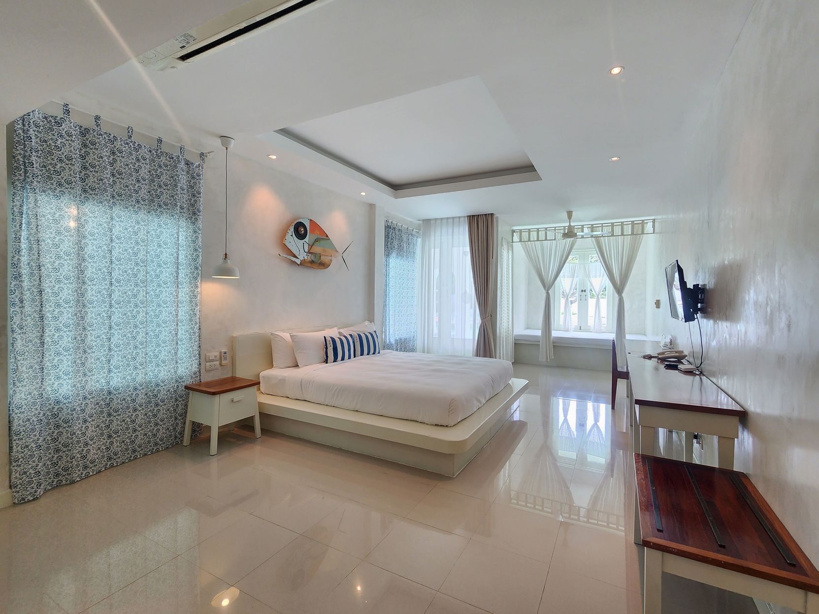 1 bedroom, premium bedding, down comforters, Select Comfort beds