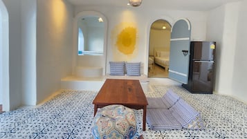 Family 2 bedrooms River Access with pool and 1 bathroom | Área de sala de estar | Televisión LED de 32 pulgadas con canales vía satélite y televisión