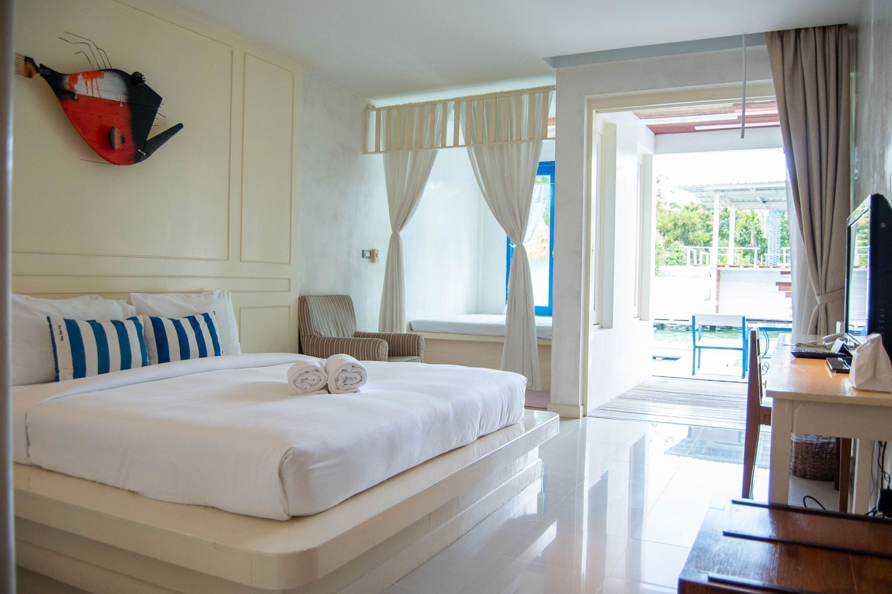 1 bedroom, premium bedding, down comforters, Select Comfort beds