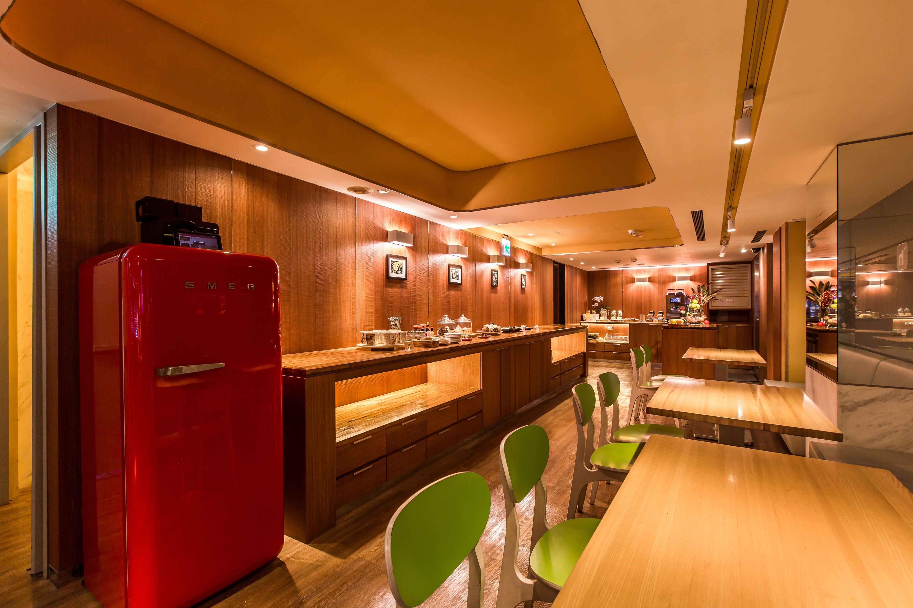 daily cooked-to-order breakfast (twd 300 per person)