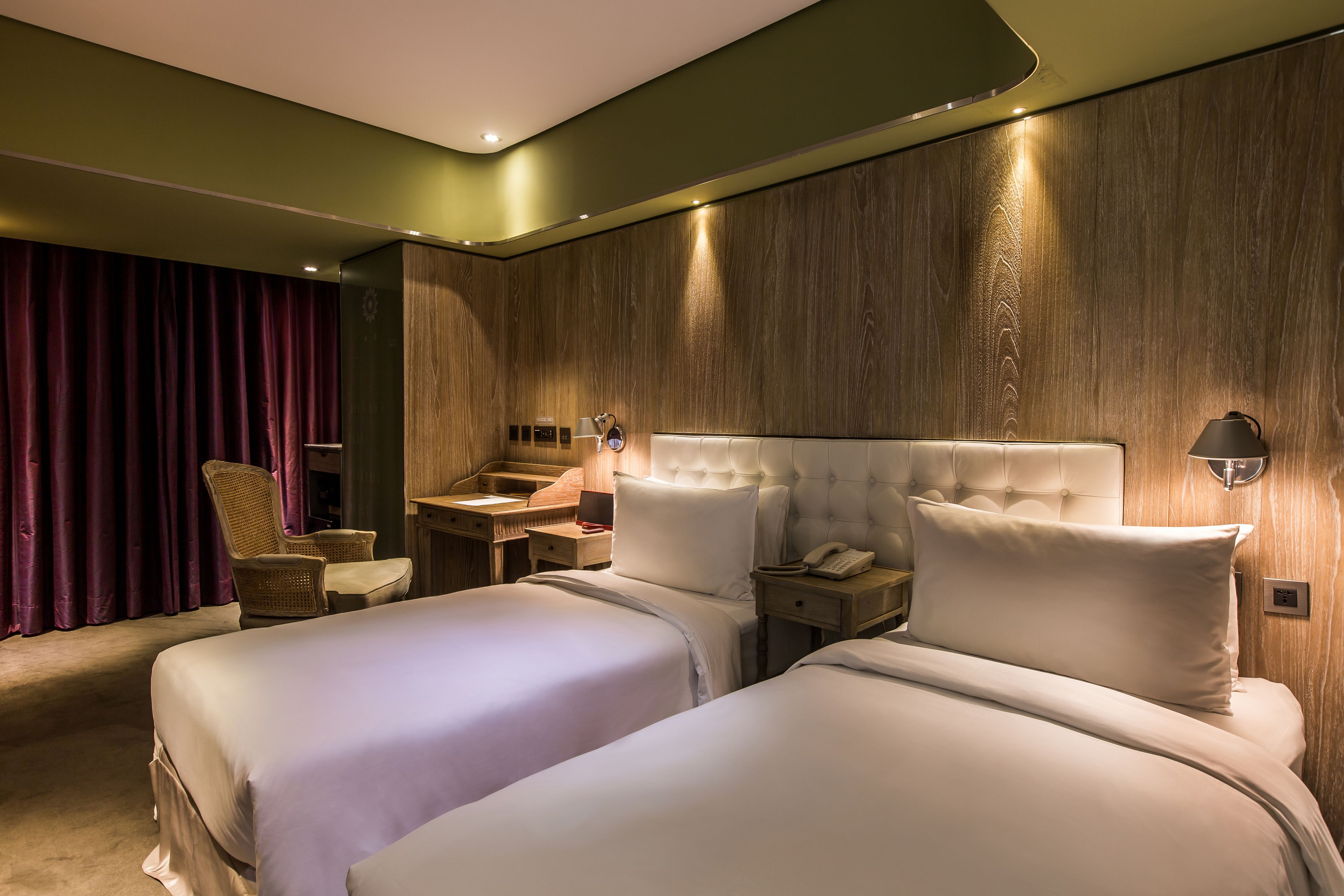 twin room (elegant) | 1 bedroom, premium bedding, in-room safe, desk
