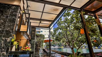 Poolside bar