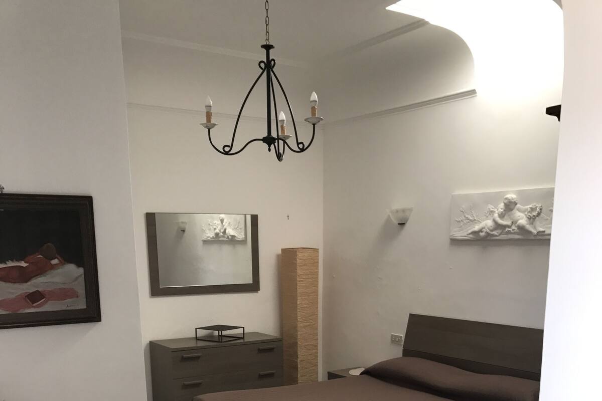 Economy Room, Private Bathroom | 1 bedroom, Frette Italian sheets, premium bedding, down comforters