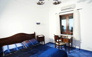 1 غرفة نوم وملاءات إيطالية من طراز فريتي وأغطية فراش متميزة