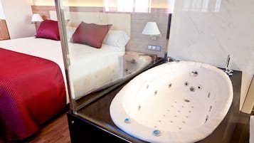 Premium Double Room, 1 King Bed, Hot Tub, Lagoon View (Platinum) | Memory foam beds, minibar, in-room safe, desk