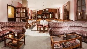 Dining - Las Rocas (Llanes)