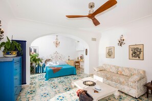 Individually furnished, soundproofing, free WiFi - Dimora del Podestà (Positano)