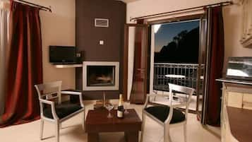 Superior Double Room (Meteora View) | Living area | 22-inch TV with digital channels, DVD player