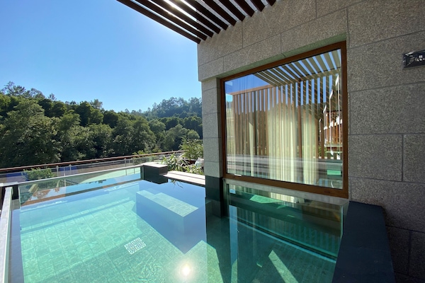Premium Suite, 1 King Bed, Balcony | Private pool