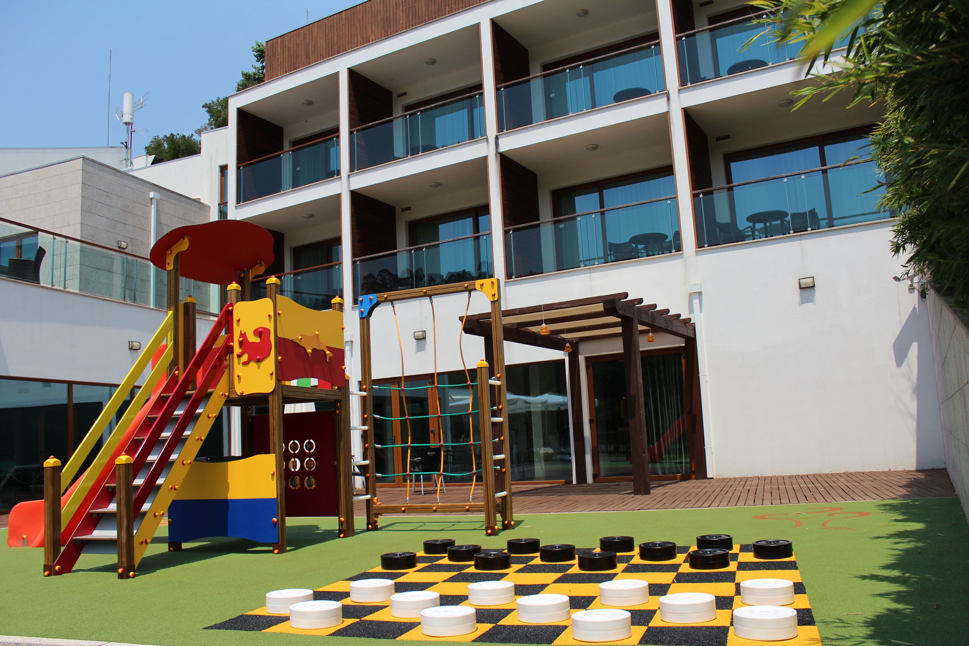 children’s play area – outdoor