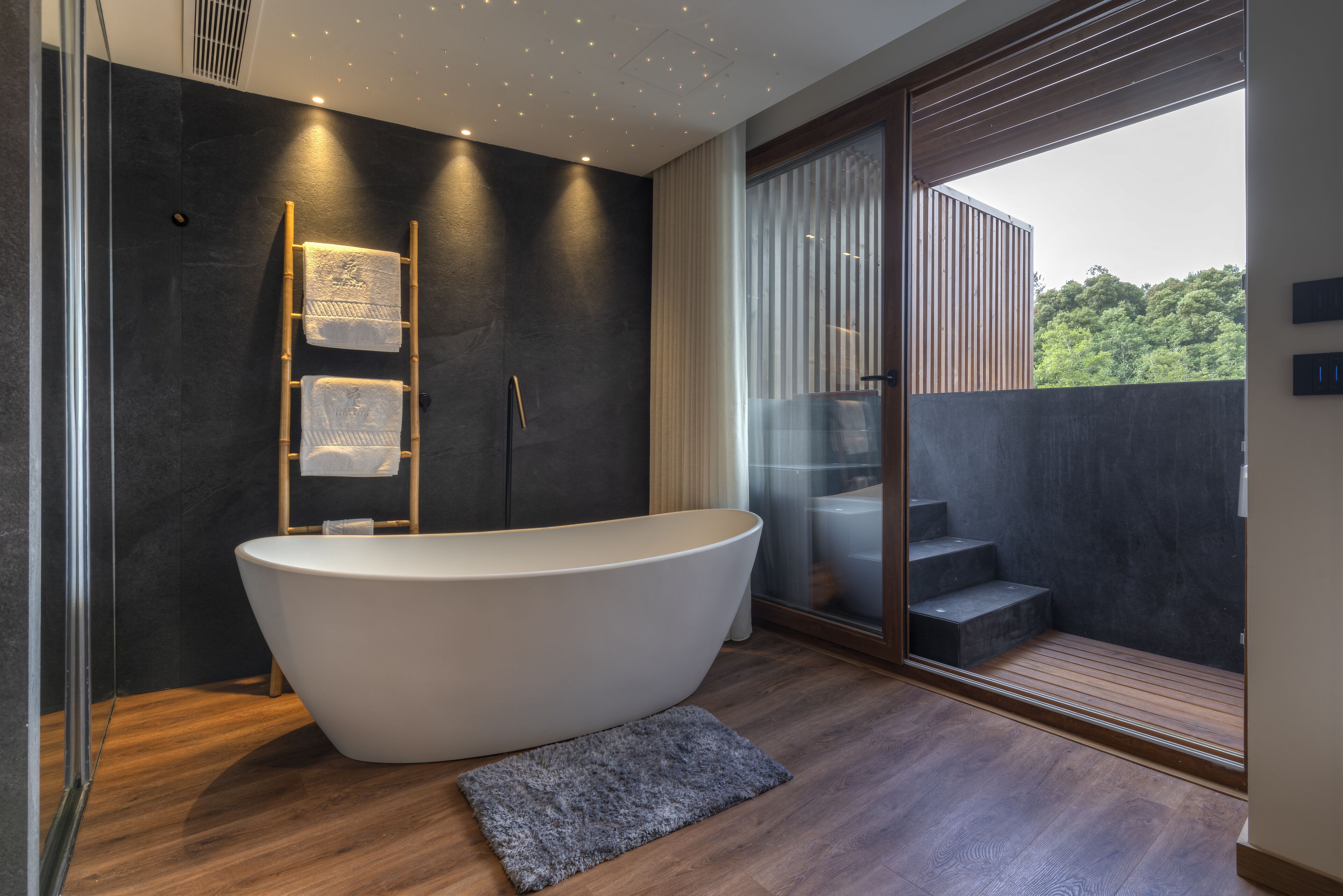 premium suite, 1 king bed, balcony | bathroom | free toiletries, hair dryer, bathrobes, bidet