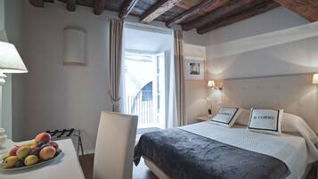 Kamer, 1 twee- of 2 eenpersoonsbedden | Luxe beddengoed, een kluis op de kamer, geluiddichte muren, gratis wifi