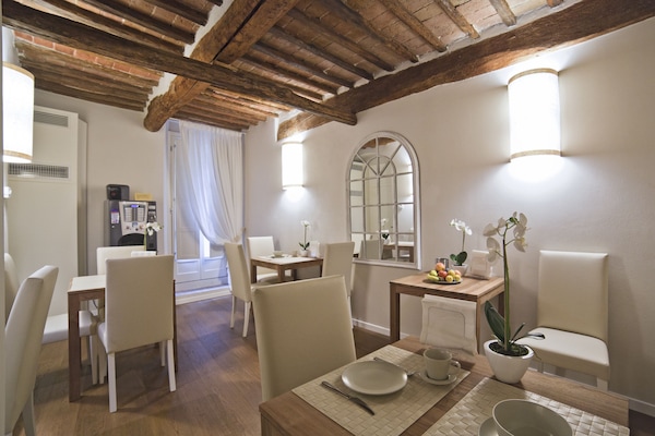 Smart TV 32 pollici con canali digitali, TV, servizi in streaming