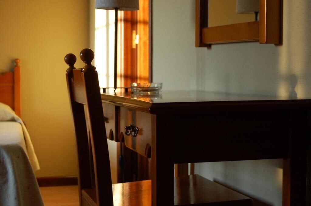 desk, free cots/infant beds, free wifi, bed sheets