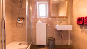 Designer toiletries, towels