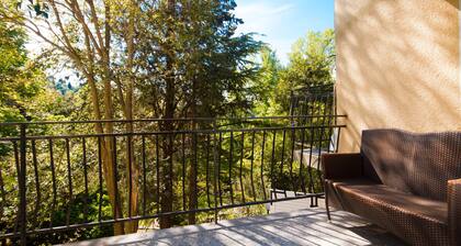 Forgotten Garden Apartments and Rooms