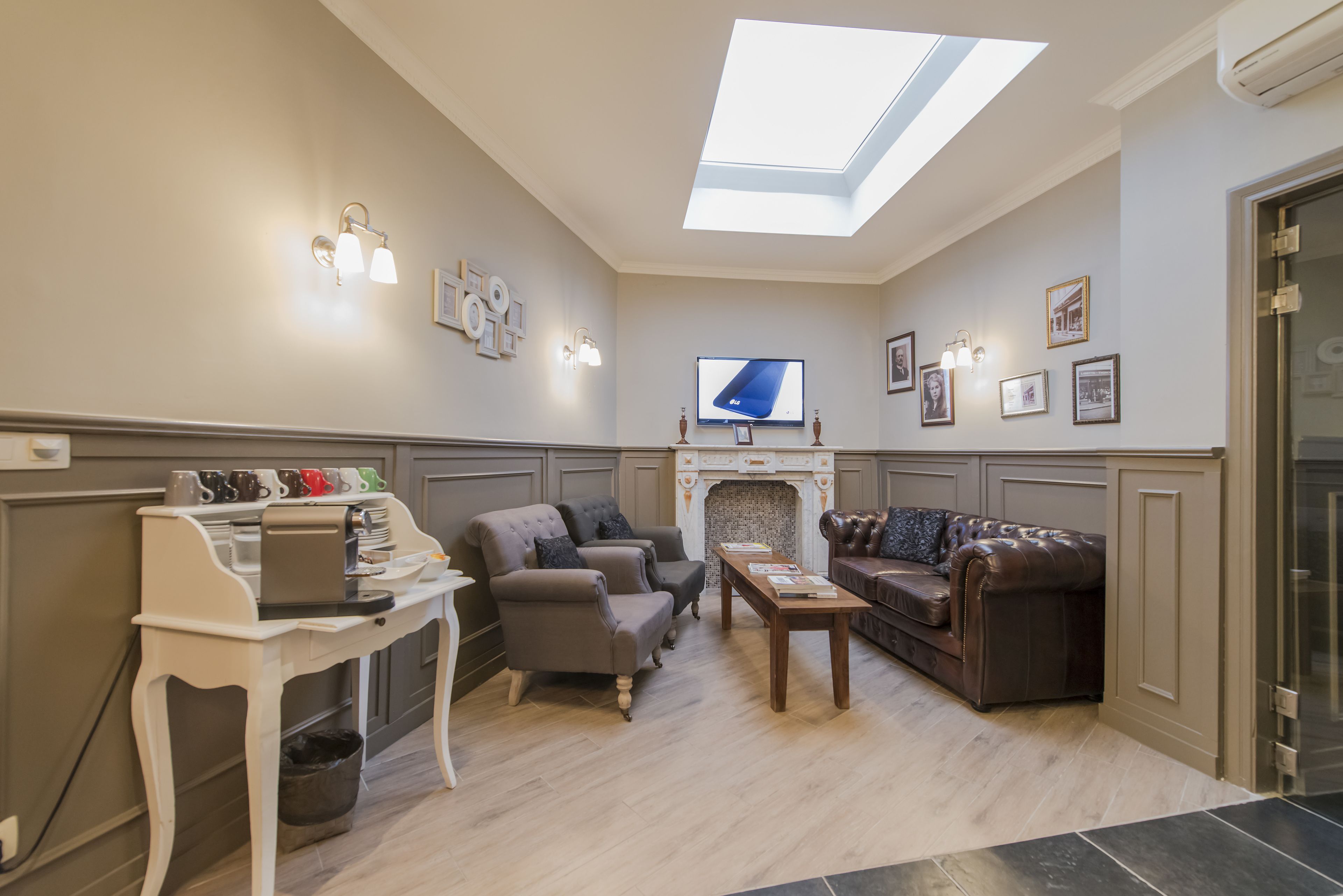 flat-screen tv, computer